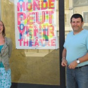 Tout le monde au theatre