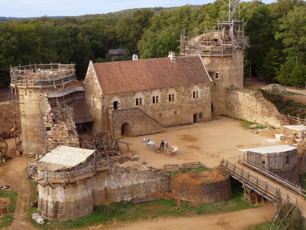 Florence Campenon  Guédelon : un château médiéval en construction depuis  20 ans !