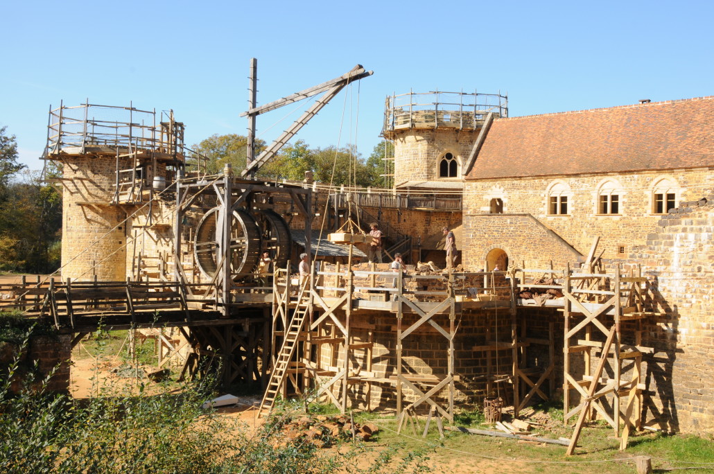 Guédelon, un château médiéval en construction (mai>novembre) • bao